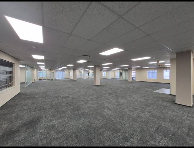 1,013M² OFFICE TO LET IN ILLOVO